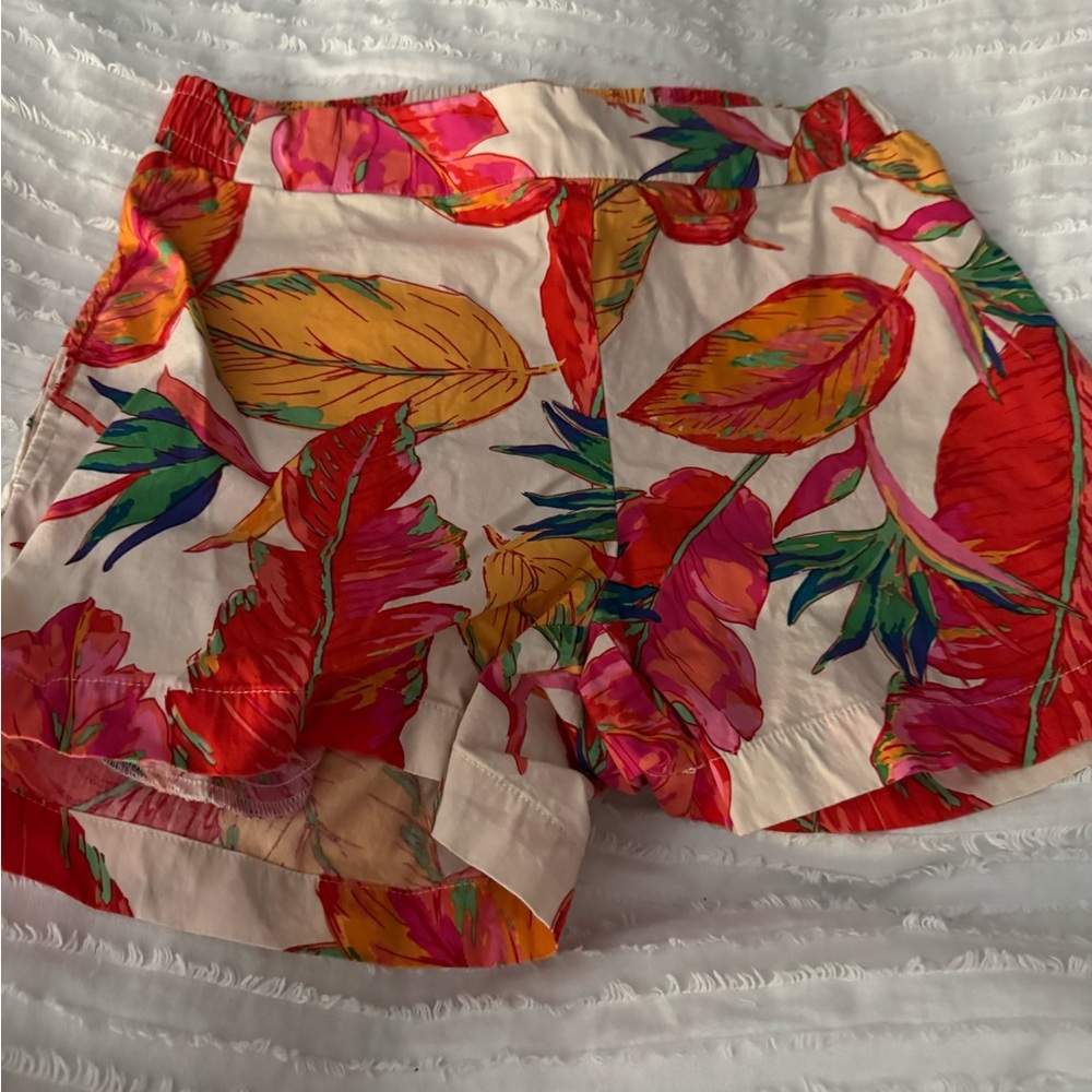 Nine West Red and Orange Bermuda Shorts Vibrant Tropical Design